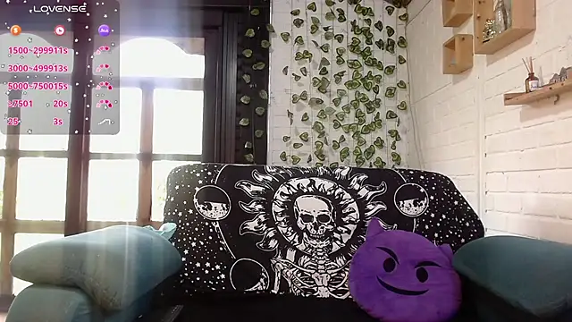 LiraSonnett online show from October 2025 09:27:02 PM