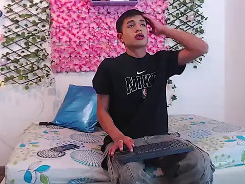 willians   0 online show from October 2025 03:54:02 AM