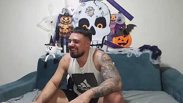 Tiberius hunk online show from October 2025 07:05:02 PM