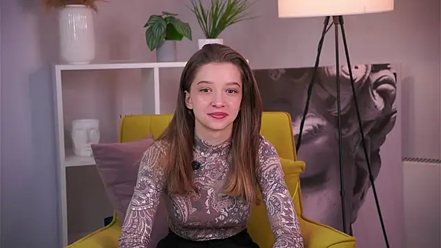 UdelaHathorne online show from March 2025 08:34:01 AM
