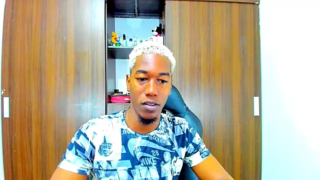 Snapshot of Dreamastercum_ chatting on October 2025 01:53:02 PM Dreamastercum online show from October 2025 01:53:02 PM