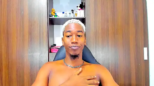 Snapshot of Dreamastercum_ chatting on October 2025 01:21:01 PM Dreamastercum online show from October 2025 01:21:01 PM