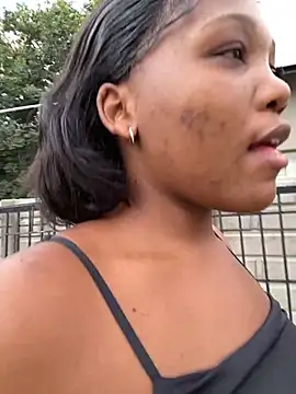 Snapshot of Beyoncex05 chatting on November 2025 04:17:02 PM Beyoncex05 online show from November 2025 04:17:02 PM