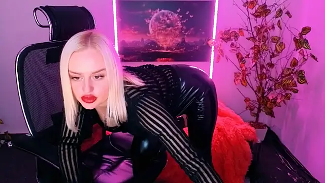 Miss Alice Silver online show from November 2025 02:30:02 PM