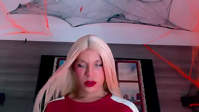 Snapshot of SashaNova chatting on October 2025 04:44:02 AM SashaNova online show from October 2025 04:44:02 AM