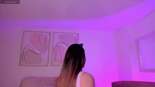 Snapshot of MaddisonCollins chatting on October 2025 08:51:02 PM MaddisonCollins online show from October 2025 08:51:02 PM