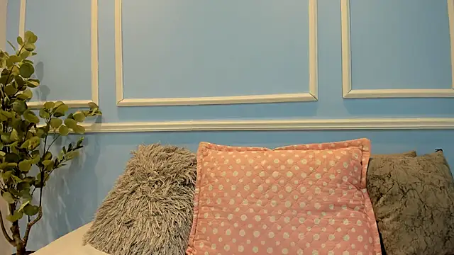 Snapshot of Lucy_Canel chatting on October 2025 06:59:01 PM Lucy Canel online show from October 2025 06:59:01 PM