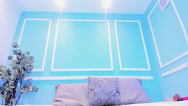 Snapshot of Lucy_Canel chatting on October 2025 07:15:01 PM Lucy Canel online show from October 2025 07:15:01 PM