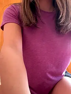 Snapshot of floooohv chatting on October 2025 08:18:02 PM floooohv online show from October 2025 08:18:02 PM