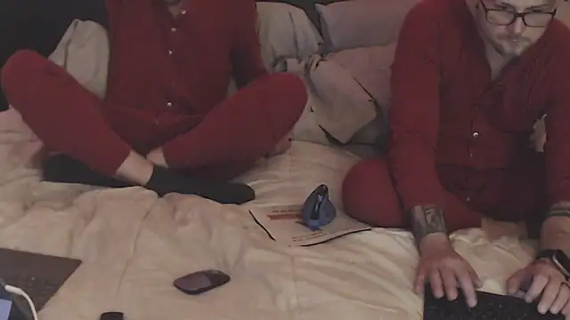 Snapshot of weknowourworth6999 chatting on October 2025 03:24:02 AM weknowourworth6999 online show from October 2025 03:24:02 AM