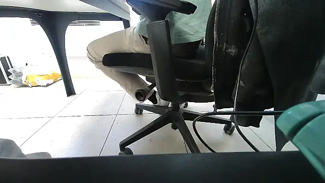 Snapshot of GM51-1988 chatting on September 2025 12:43:02 PM GM51-1988 online show from September 2025 12:43:02 PM