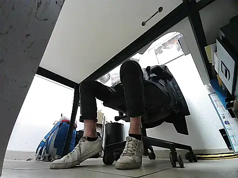 Snapshot of GM51-1988 chatting on October 2025 05:59:02 PM GM51-1988 online show from October 2025 05:59:02 PM