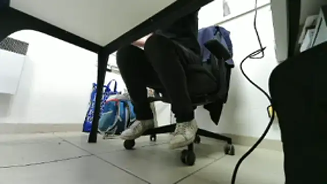 Snapshot of GM51-1988 chatting on November 2025 04:06:02 PM GM51-1988 online show from November 2025 04:06:02 PM