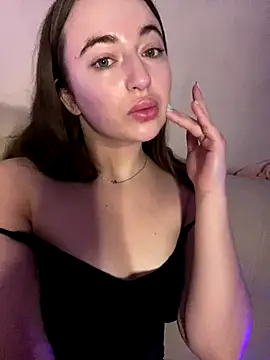 AlisaQSky online show from November 2025 04:45:01 AM