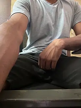 Snapshot of RightFielder chatting on October 2025 02:46:02 PM RightFielder online show from October 2025 02:46:02 PM