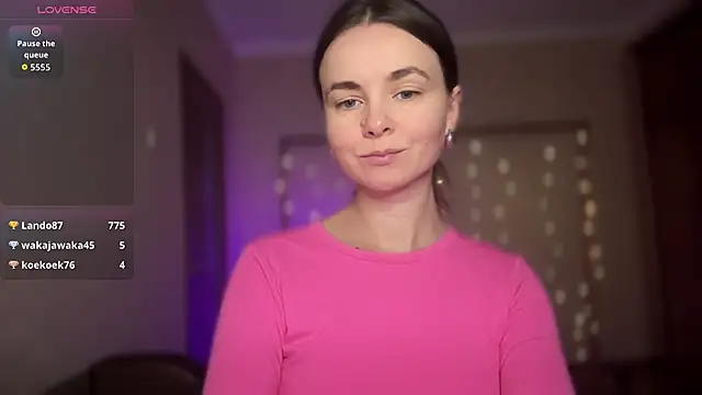 Snapshot of lanaloulou chatting on September 2025 02:27:02 AM lanaloulou online show from September 2025 02:27:02 AM