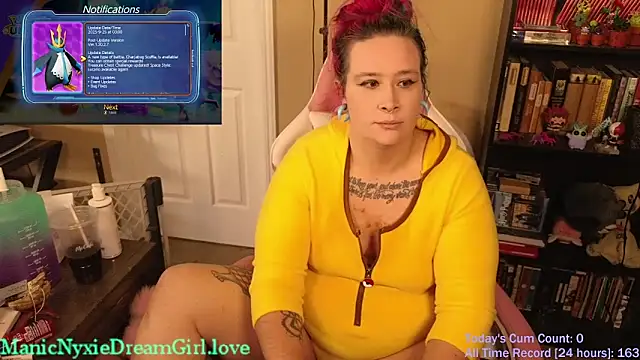 Snapshot of VioletNova chatting on October 2025 09:24:01 PM VioletNova online show from October 2025 09:24:01 PM