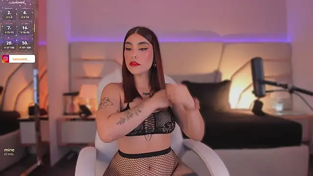 Snapshot of Violeta-Marquez chatting on October 2025 11:40:01 AM Violeta-Marquez online show from October 2025 11:40:01 AM