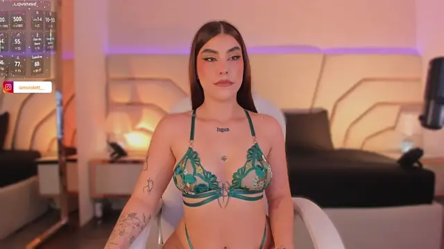 Snapshot of Violeta-Marquez chatting on October 2025 11:55:02 AM Violeta-Marquez online show from October 2025 11:55:02 AM