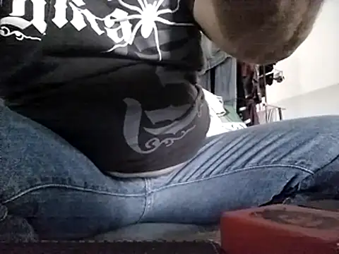 coolbrady17 online show from October 2025 01:12:01 PM