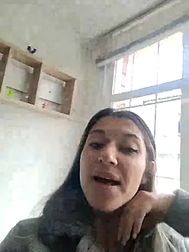 Isabella Varella online show from March 2025 02:40:02 PM