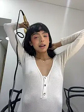 ZaraLuuv online show from September 2025 04:56:01 PM