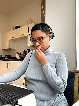 Snapshot of Melia_Rayne chatting on November 2025 12:05:02 PM Melia Rayne online show from November 2025 12:05:02 PM