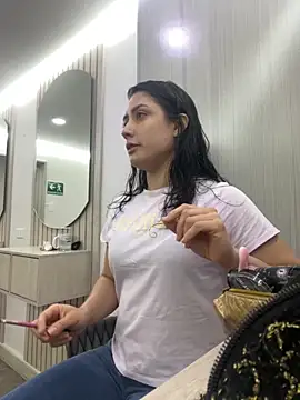 isabella winkler online show from October 2025 11:52:02 AM