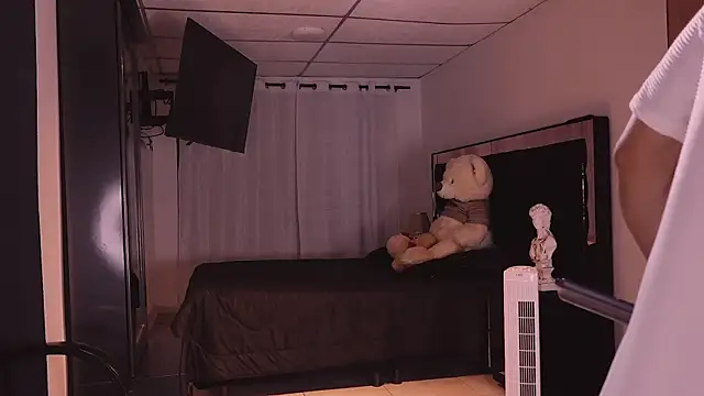 Snapshot of ErosKhaos chatting on October 2025 03:27:01 AM ErosKhaos online show from October 2025 03:27:01 AM