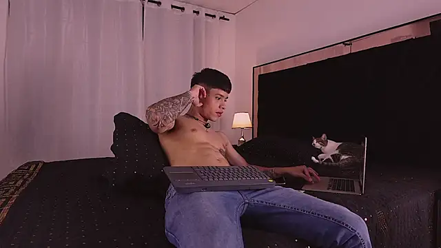 Snapshot of ErosKhaos chatting on October 2025 12:08:02 AM ErosKhaos online show from October 2025 12:08:02 AM