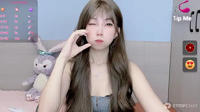 Snapshot of Evelyn-168 chatting on November 2025 07:47:02 AM Evelyn-168 online show from November 2025 07:47:02 AM