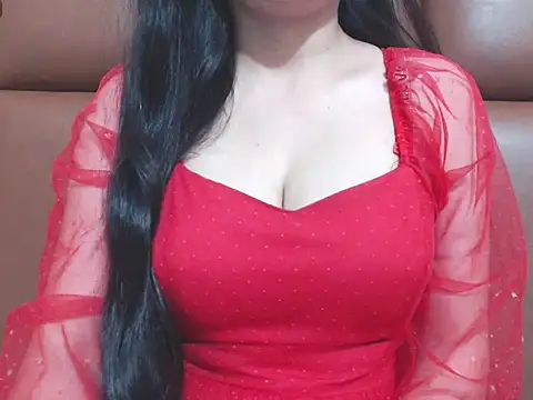 RealNaina online show from October 2025 05:46:02 PM