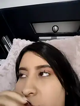 mialorents online show from October 2025 06:30:01 PM