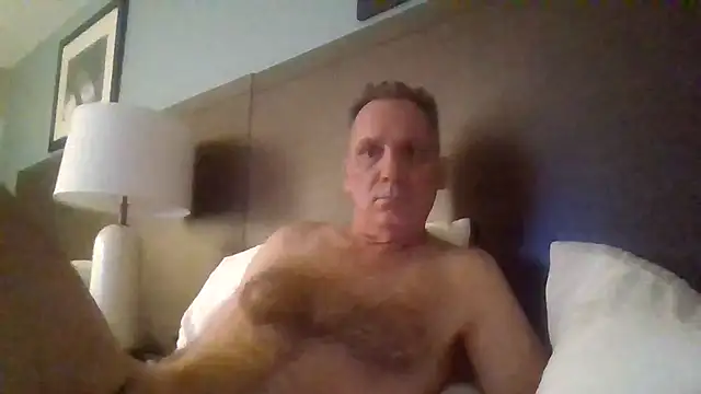 Snapshot of HunkofRock chatting on September 2025 08:40:01 AM HunkofRock online show from September 2025 08:40:01 AM