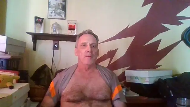 Snapshot of HunkofRock chatting on October 2025 05:58:02 PM HunkofRock online show from October 2025 05:58:02 PM