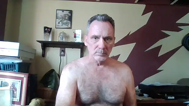 Snapshot of HunkofRock chatting on November 2025 06:41:04 PM HunkofRock online show from November 2025 06:41:04 PM