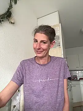 Snapshot of HerrundFrau-M chatting on March 2025 07:37:02 AM HerrundFrau-M online show from March 2025 07:37:02 AM
