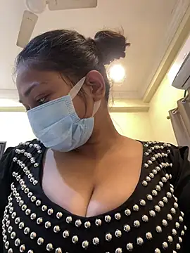 divya arora22 online show from March 2025 08:00:01 AM