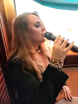 Snapshot of Juicy_PeachLux chatting on November 2025 05:04:02 PM Juicy PeachLux online show from November 2025 05:04:02 PM