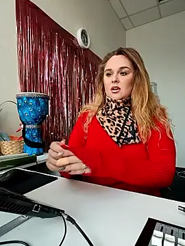 Snapshot of Juicy_PeachLux chatting on November 2025 05:41:02 AM Juicy PeachLux online show from November 2025 05:41:02 AM