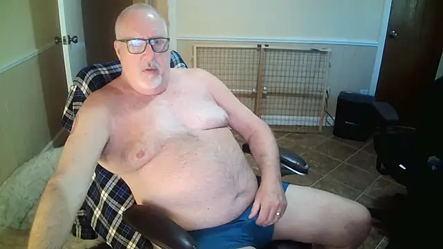 Snapshot of superbearboss chatting on October 2025 10:10:01 PM superbearboss online show from October 2025 10:10:01 PM