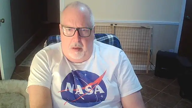 Snapshot of superbearboss chatting on October 2025 01:11:02 PM superbearboss online show from October 2025 01:11:02 PM