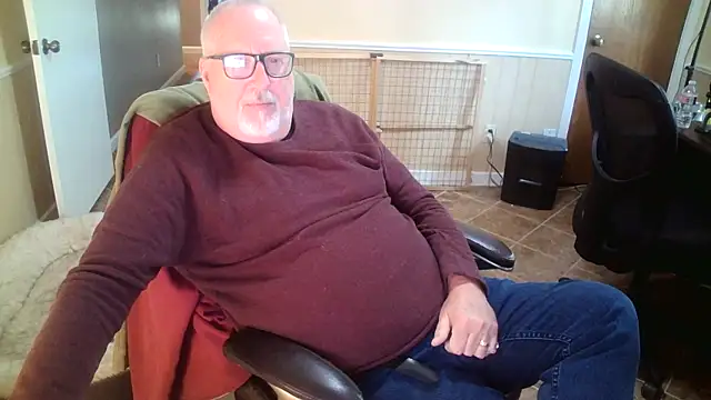 Snapshot of superbearboss chatting on November 2025 08:11:01 PM superbearboss online show from November 2025 08:11:01 PM