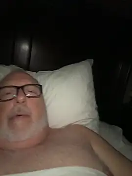 Snapshot of superbearboss chatting on November 2025 06:07:02 AM superbearboss online show from November 2025 06:07:02 AM