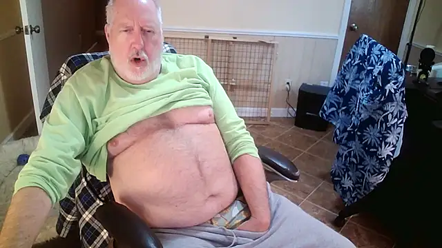 Snapshot of superbearboss chatting on November 2025 04:38:01 PM superbearboss online show from November 2025 04:38:01 PM