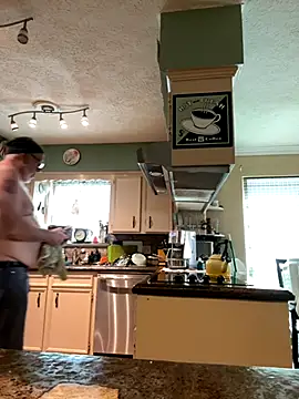 Snapshot of superbearboss chatting on November 2025 06:42:02 PM superbearboss online show from November 2025 06:42:02 PM