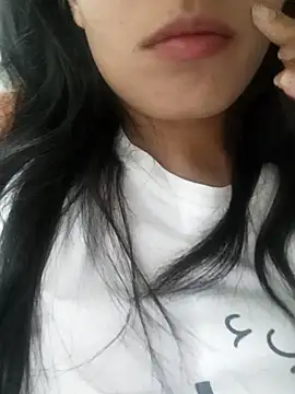 saraaxx1 online show from October 2025 04:04:01 PM