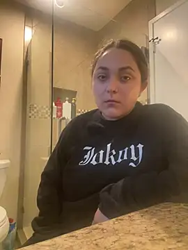 Snapshot of sexy_milfbell chatting on March 2025 06:43:02 PM sexy milfbell online show from March 2025 06:43:02 PM