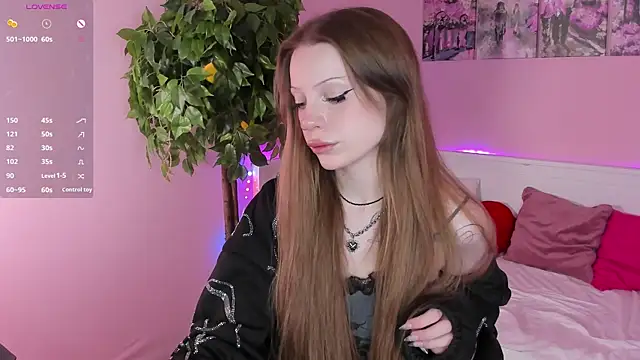 Heydoraa  online show from October 2025 11:20:02 AM