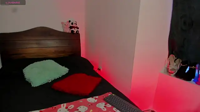 Snapshot of vella_sex chatting on November 2025 05:31:01 PM vella sex online show from November 2025 05:31:01 PM